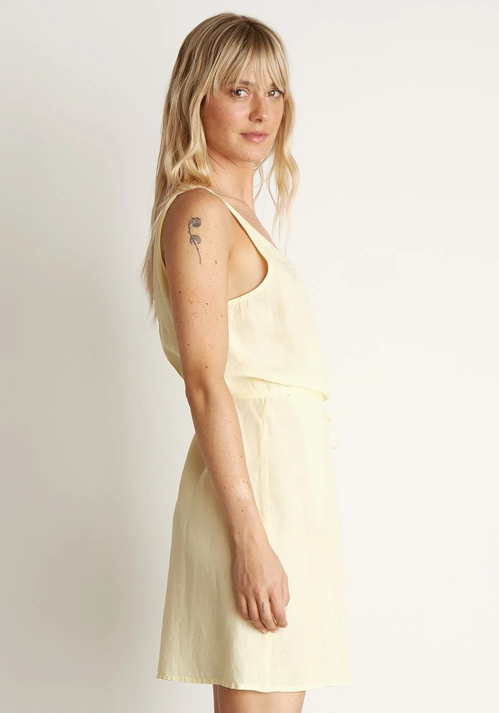 BELLA DAHL - V-Back Wrap Dress in Sunglow