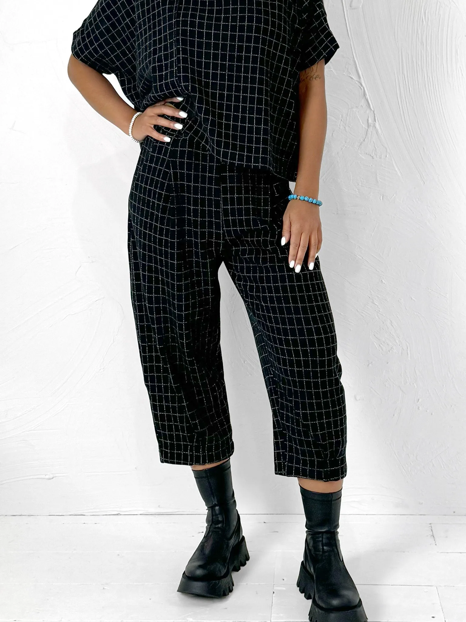 Bianco J Graph Check Barrel Trousers