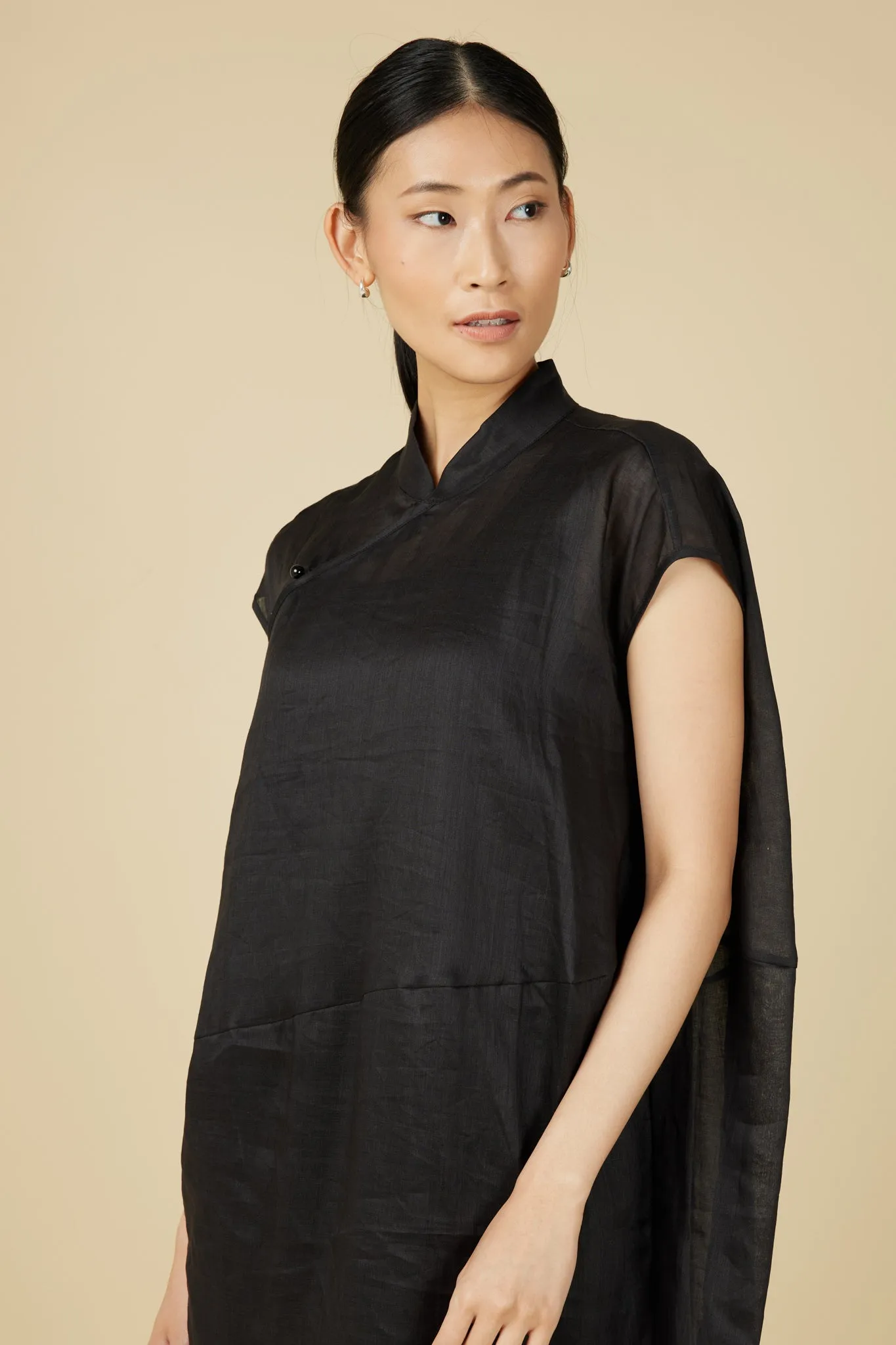 Cheongsam Cocoon Dress in Black