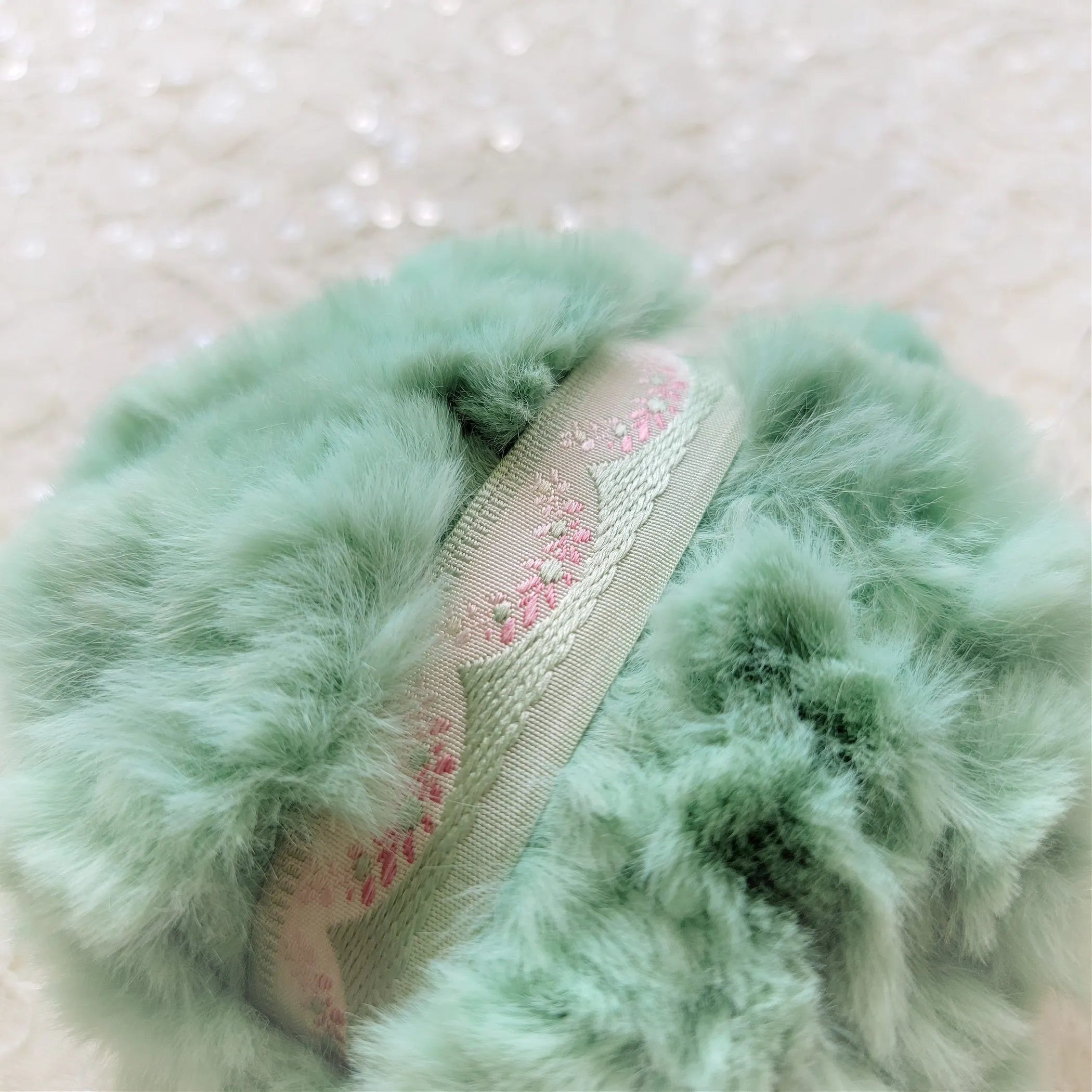 JADE GREEN Powder Puff, 4 inch