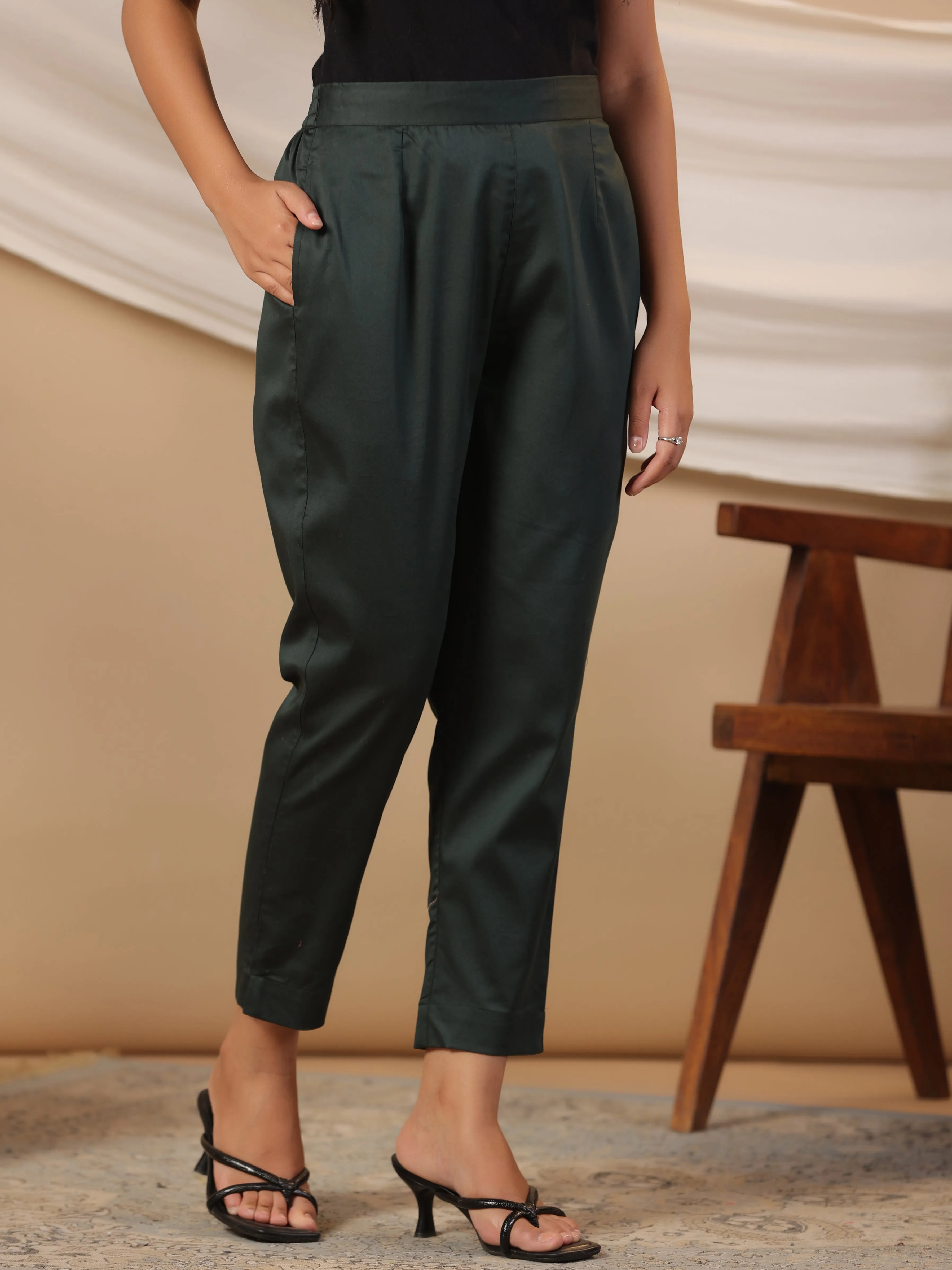 Jashvi Jade Green Solid Lycra Women Drawstring Pants With Single Side Pocket