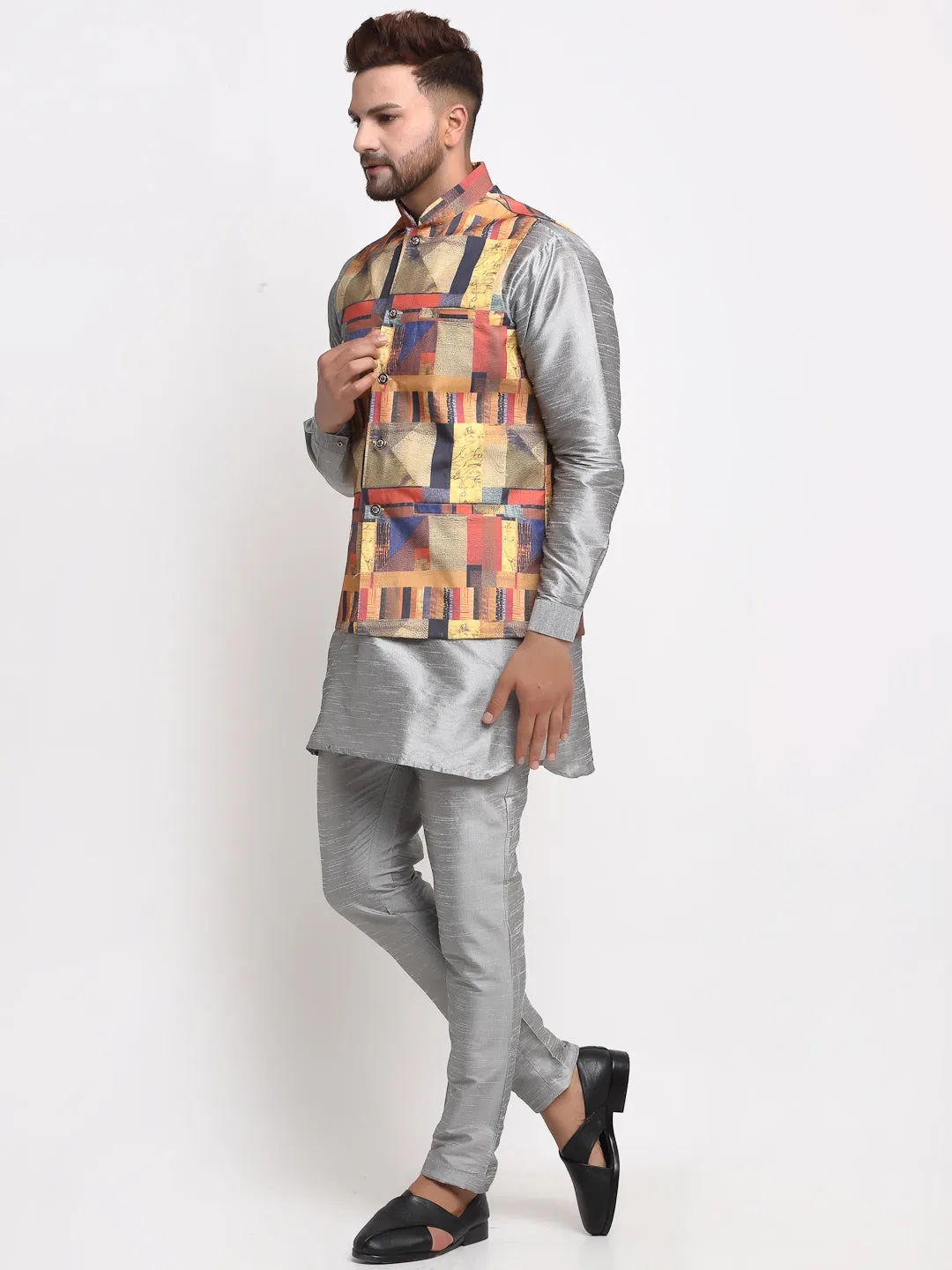 Men's Silk Blend Grey Kurta With Pyjama & Multicolor Printed Nehru Jacket - Benstoke