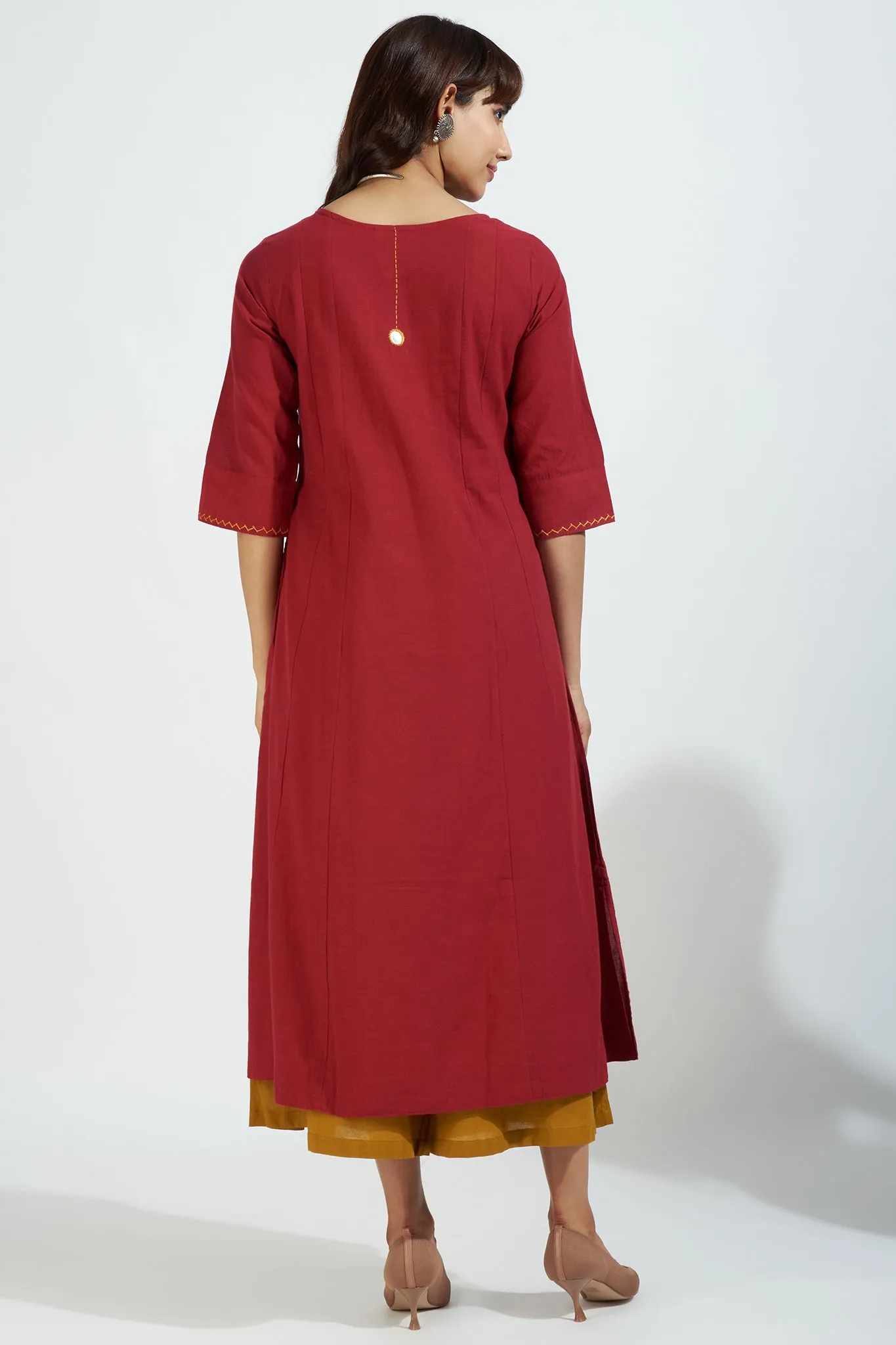 pintuck yoke kurta - scarlet red & noir paisleys