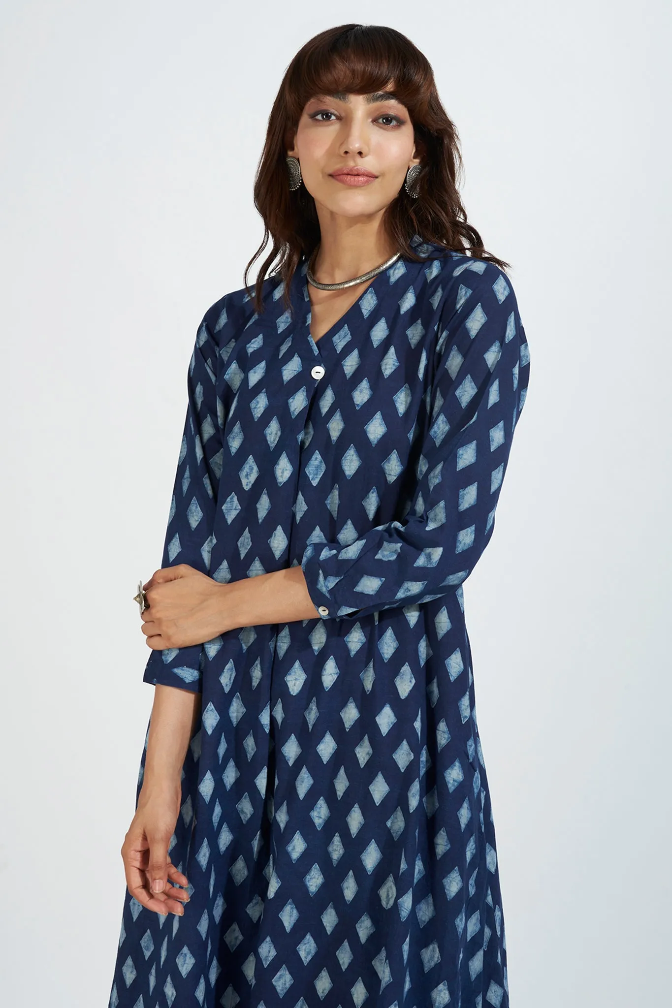 single box pleat v-neck kurta - enchanting indigo & symmetry charm