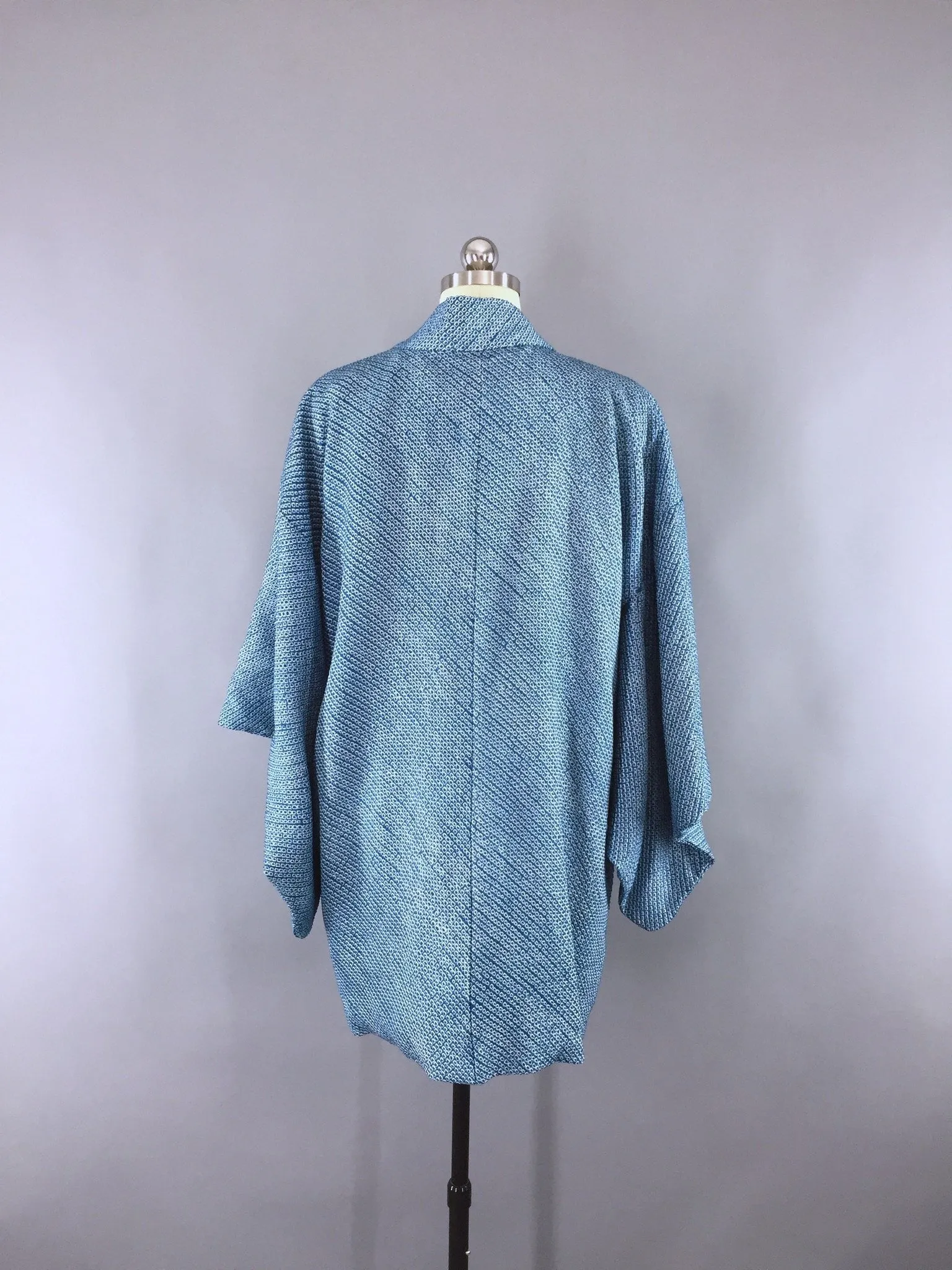 Vintage 1960s Silk Kimono Jacket Haori Cardigan Blue & White Shibori