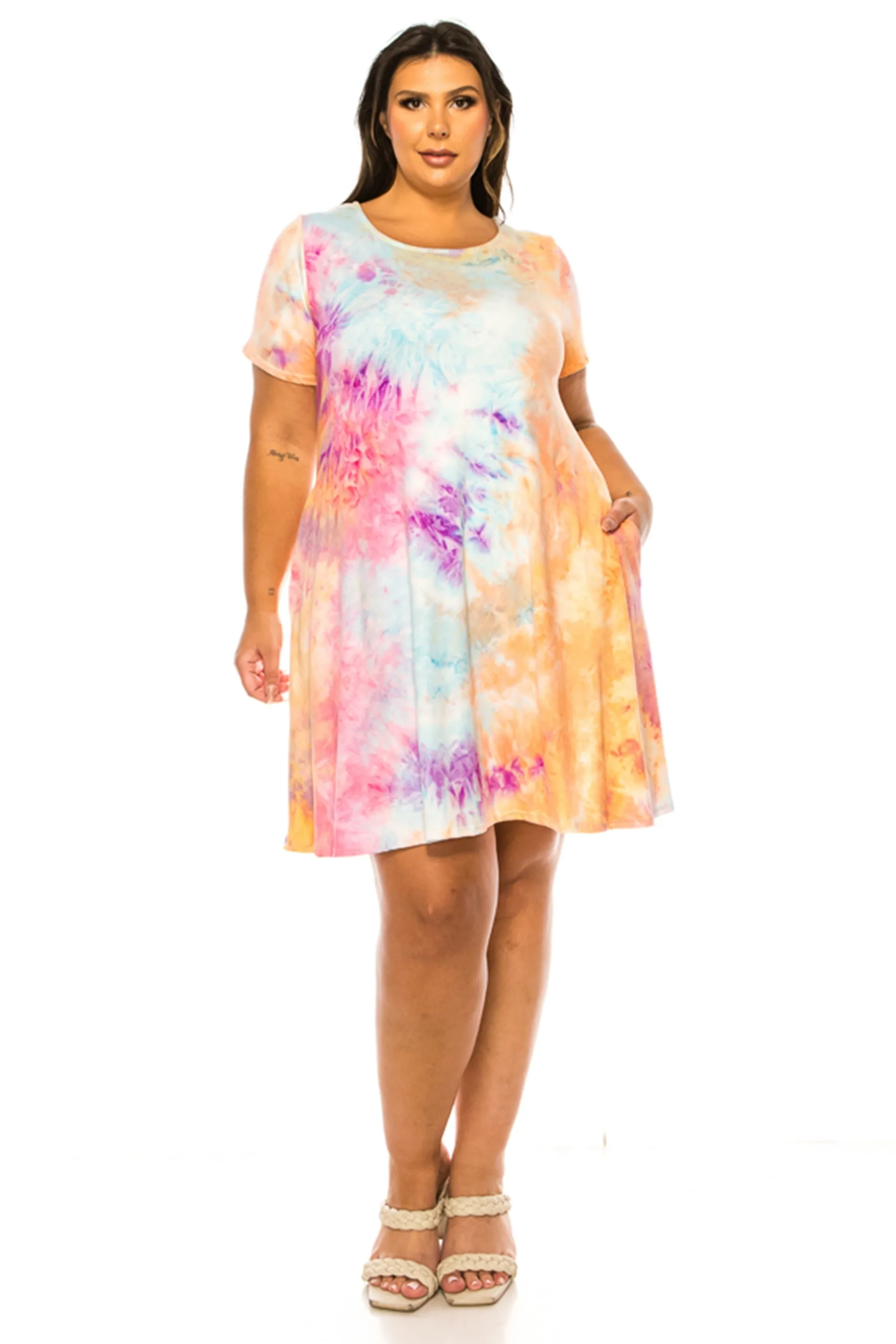 Women's PLUS SIZE Printed Short Sleeve Dress with Round Neckline and Side Pockets